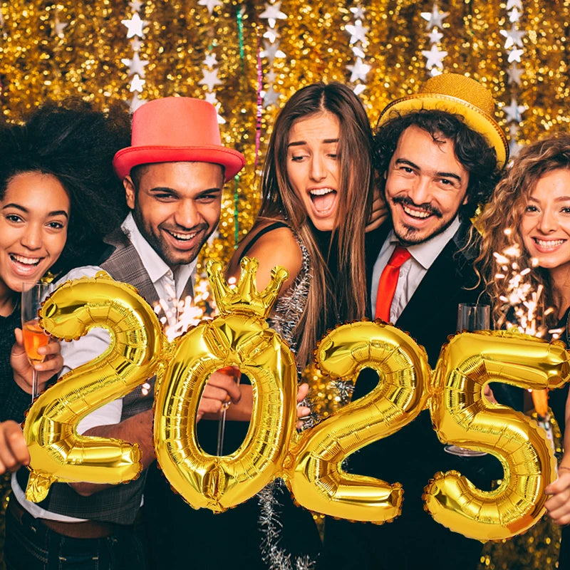 Decoração de Ano Novo 2025 com Balões Foil | Glamour e Realeza