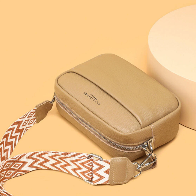 Bolsa de Ombro Delux - Elegância e Praticidade
